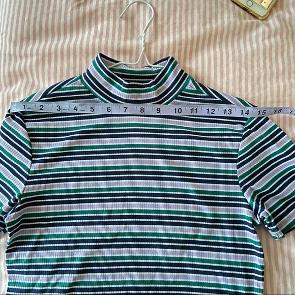 ✨3/$15✨bluenotes striped-turtleneck crop top - Picture 4 of 6